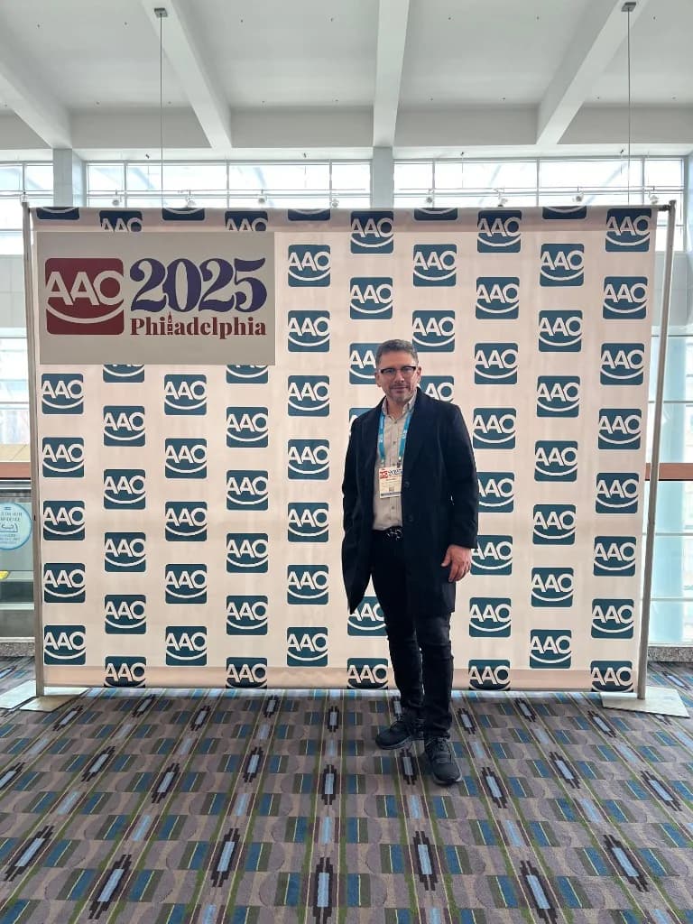 Dr. Abelardo Estrada en AAO 2025